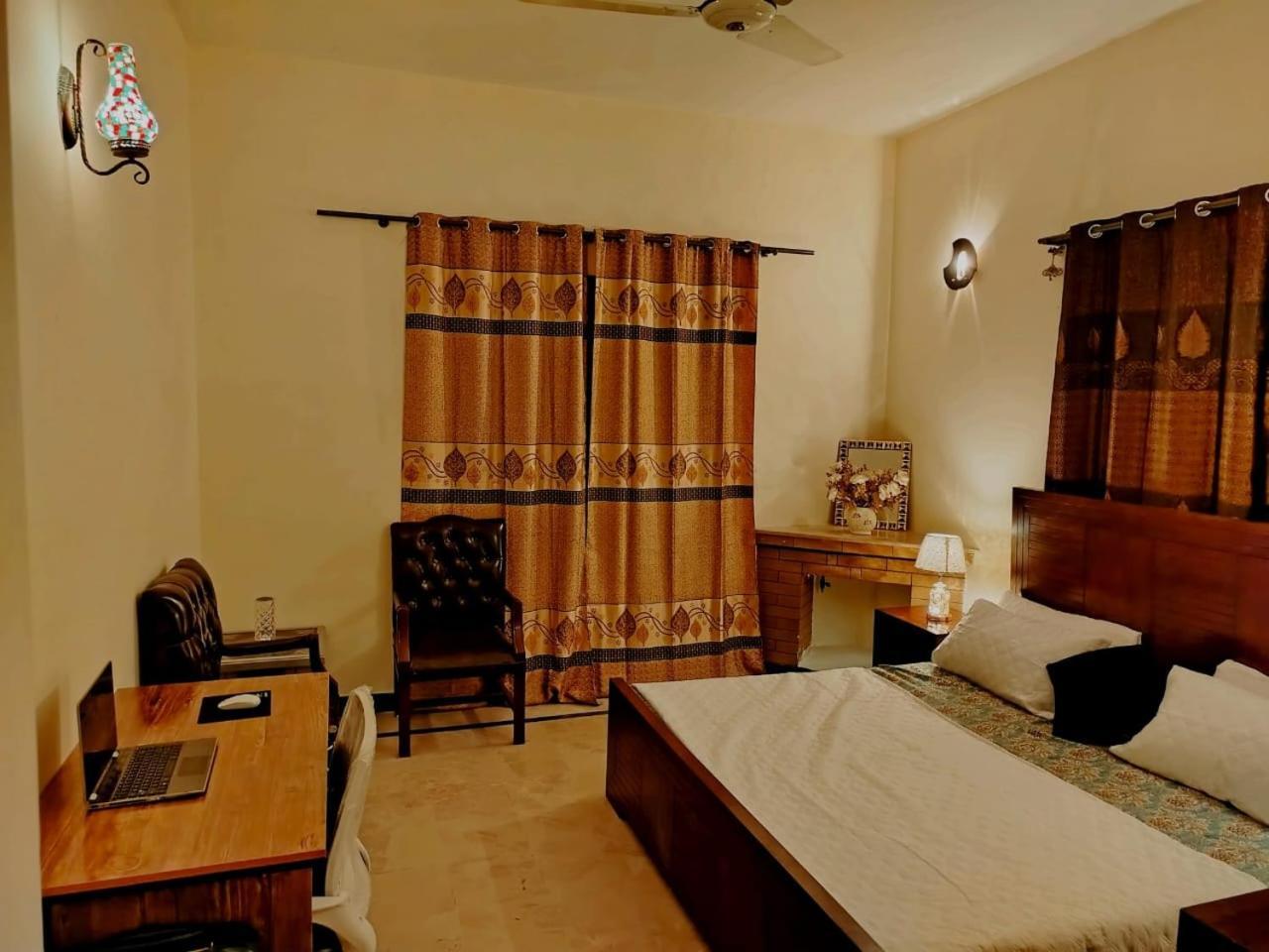 Royal Residential Hotel Islamabad Exterior photo