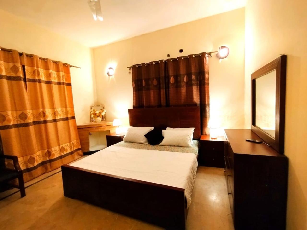 Royal Residential Hotel Islamabad Exterior photo